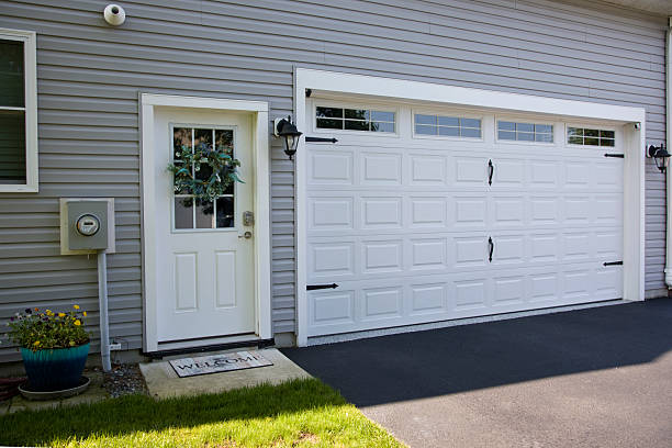 24/7 Emergency Garage Door Panel Replacement experts in Syracuse, UT